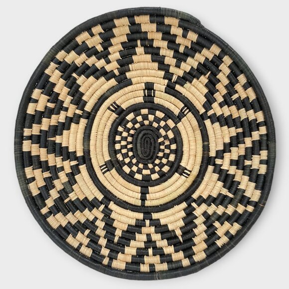 Large Sisal basket from Rwanda - Picture 1 of 5